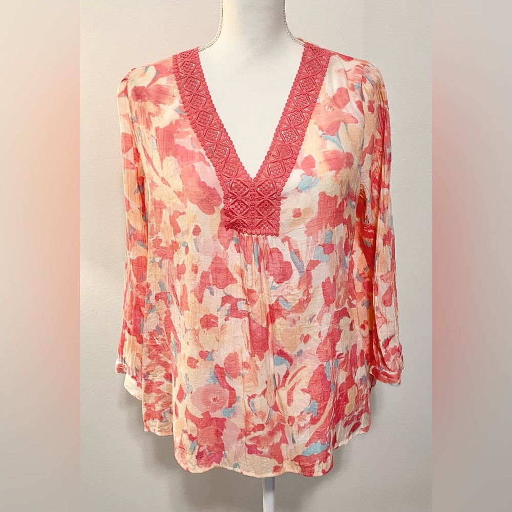 Counterparts Tropical Floral Print Crochet V Neck Top Blouse in Pink Coral. Sz L